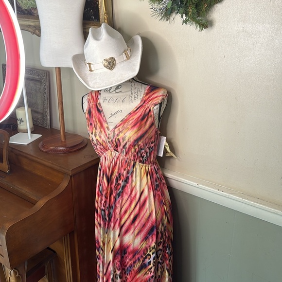 ONE WORLD Red Pink Cheetah Maxi Sundress V-Neck Sleeveless NWT 88.00‼️FINAL SALE - Picture 10 of 10